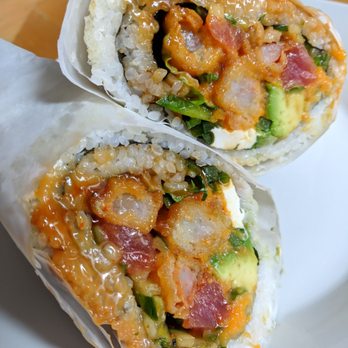 En Hakkore 2.0 - Crunch + Fire // Shrimp tempura, spicy tuna, cream cheese, jalapeno, sweet potato, cucumber, lettuce, avocado, soy glazed sauce, spicy mayo - Asian Fusion Near Me - Chicago, Illinois En Hakkore 2.0 - Crunch + Fire // Shrimp tempura, spicy tuna, cream cheese, jalapeno, sweet potato, cucumber, lettuce, avocado, soy glazed sauce, spicy mayo - Asian Fusion Near Me - Chicago, Illinois