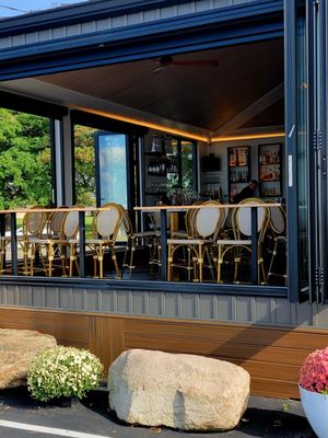 Lucia's On The Lake by null