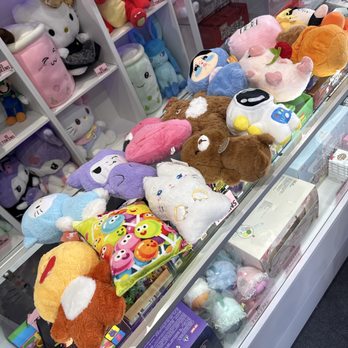 Dragon Claw - First time haul with the nieces - Arcades Near Me - Westminster, California