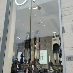 Ovs - Una delle tante vetrine del negozio