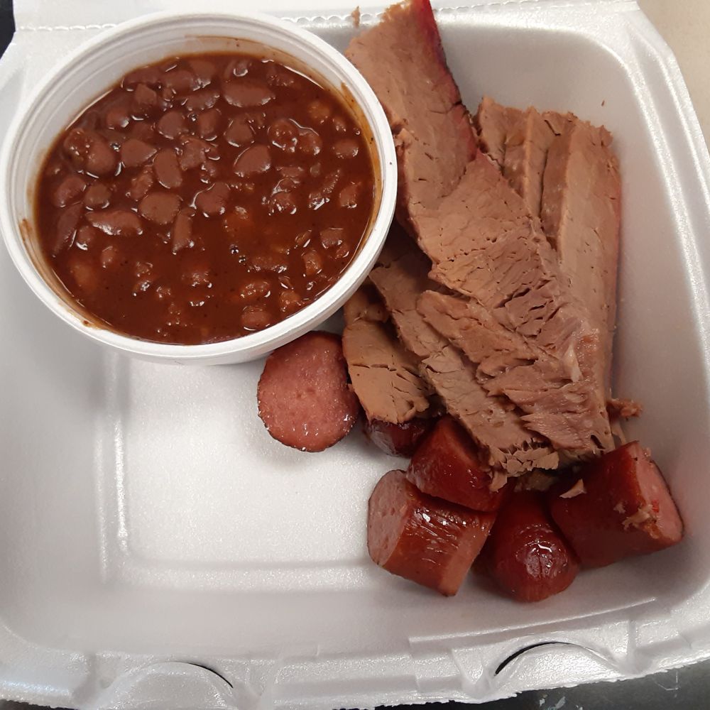 Bob's Bar-B-Que - Baked beans, brisket, and links - Barbeque Near Me - Henderson, Texas