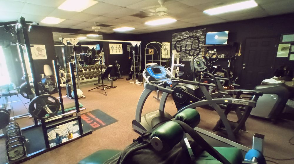 THE PITT FITNESS CENTER Updated October 2024 3131 S Winsor Ave, Yuma, Arizona Gyms Phone