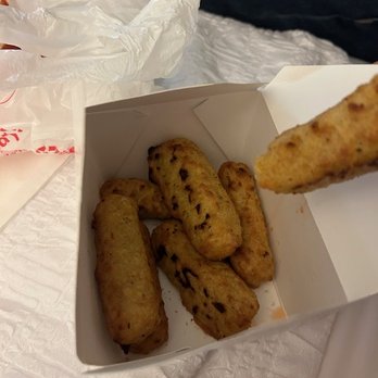 Robin Hood Pizza - Cheese sticks, $10 with a TINY amount of dipping sauce that wasn't even enough for one cheese stick. - Pizza Near Me - Kent, Washington