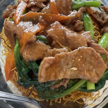 The Noble Chef - Crispy beef chow mein - Chinese Near Me - San Diego, California The Noble Chef - Crispy beef chow mein - Chinese Near Me - San Diego, California