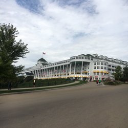 Arrowhead Carriages - The Grand Hotel