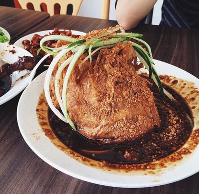 Hjh Maimunah Restaurant & Catering Pte Ltd by null