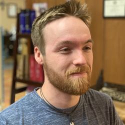 Rezults by Raeanna - Men's cuts, beard trims and waxing