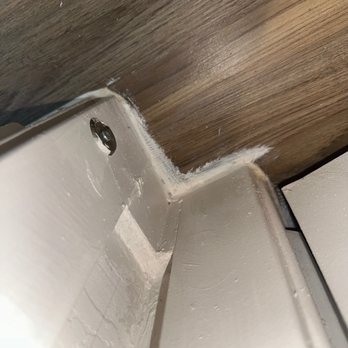 Pillar Lago - Messy paint - Apartments Near Me - Peoria, Arizona