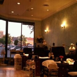 Glamour Nails At Prince Georges Plaza
