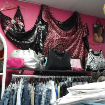 The Unique Boutique, - A beautiful selection of handbag to pick from - Used, Vintage & Consignment Near Me - Haverhill, Massachusetts The Unique Boutique, - A beautiful selection of handbag to pick from - Used, Vintage & Consignment Near Me - Haverhill, Massachusetts