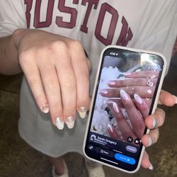 Fabulous Nails - What is this. This is not what I asked for. Do not come here. They are too thick, there is glitter everywhere, and hurt so bad.