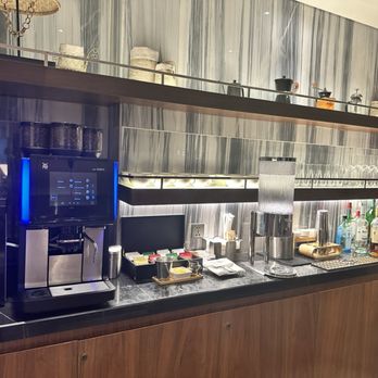 Sheraton Manila Hotel - Club lounge - Hotels Near Me - Pasay City, NCR Sheraton Manila Hotel - Club lounge - Hotels Near Me - Pasay City, NCR