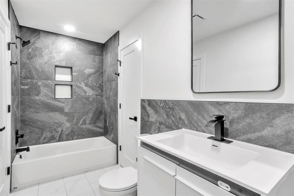 Slide of Frontstar Construction