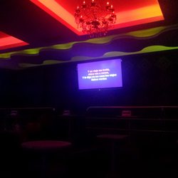 Acústico, piano bar y karaoke