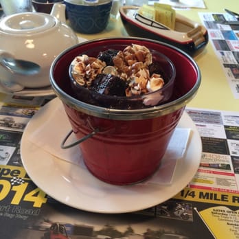 Charlene's Bayside  Restaurant - Bucket of Mud! - Canadian (New) Near Me - Whycocomagh, Nova Scotia