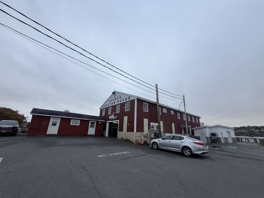 Young's Lobster Pound by null