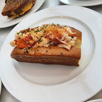 RH Rooftop Restaurant at RH Dallas - Lobster roll: very good! - American Near Me - Dallas, Texas