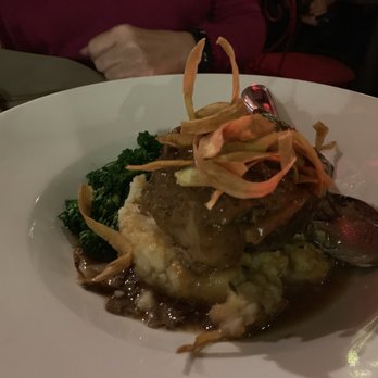 Robins Restaurant - New American Near Me - Cambria, California