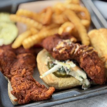 Dave's Hot Chicken - Chicken Shop Near Me - Chesapeake, Virginia