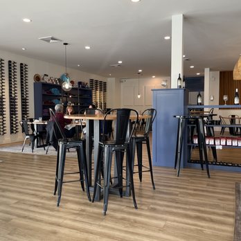 Well Hung Vineyard - Wine Bars Near Me - Roanoke, Virginia