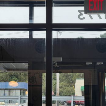 Chipotle Mexican Grill - Filthy windows - Fast Food Near Me - Hanover, Massachusetts