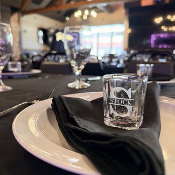 Mickey’s Tavern - Wedding decor - American Near Me - Springfield, Nebraska