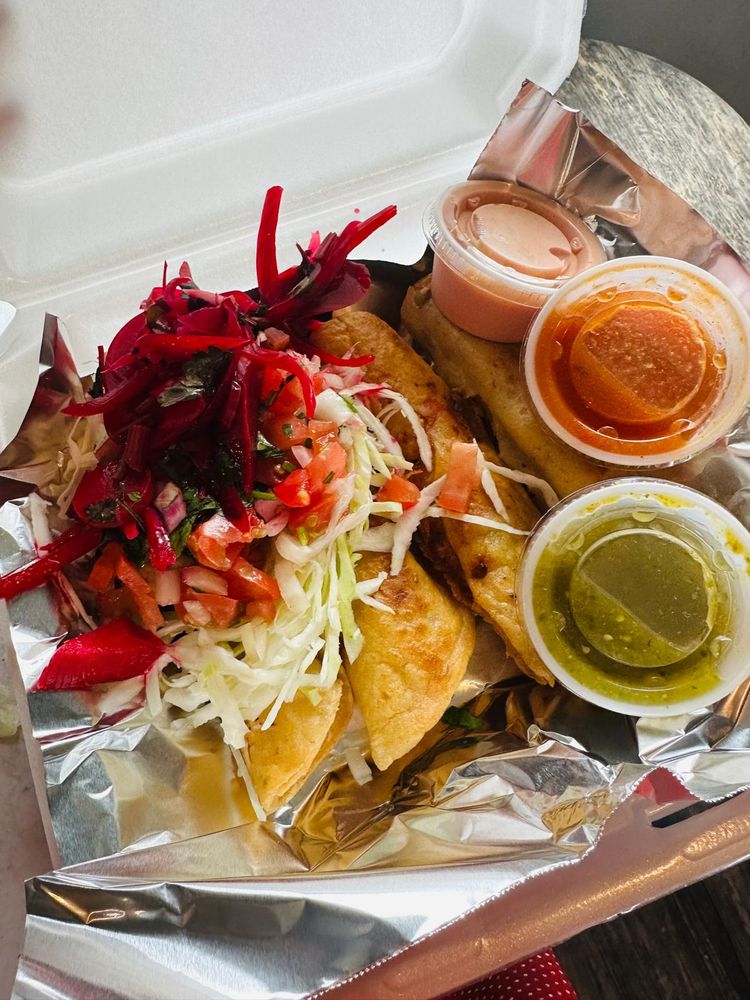 Tienda Latina y Taquería S&D — Mexican restaurant in Lawrenceburg