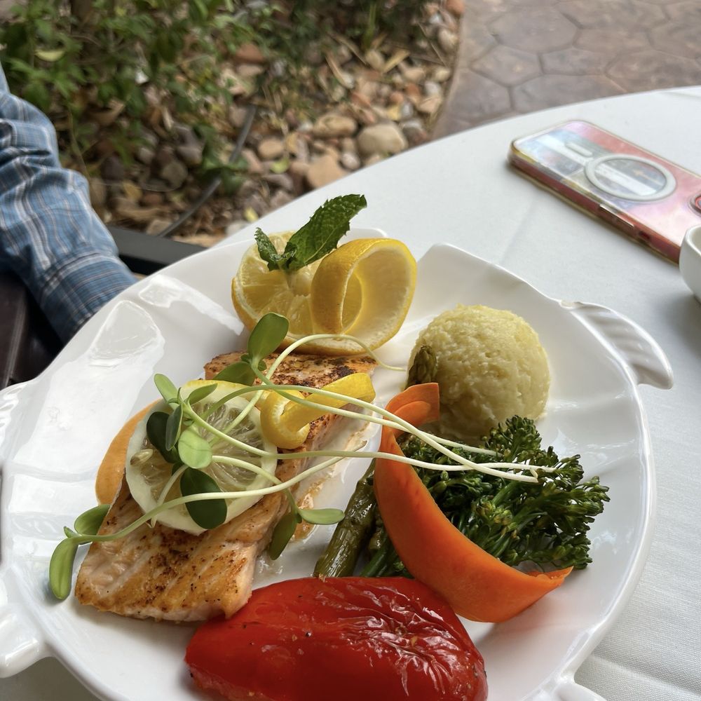 Aragosta - Salmon with potato and steamed vegetables - Modern European Near Me - St. George, Utah Aragosta - Salmon with potato and steamed vegetables - Modern European Near Me - St. George, Utah
