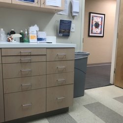 Englewood Orthopedic Associates - Waiting for an hour and thirty minutes past my scheduled appointment for some goddamn service.