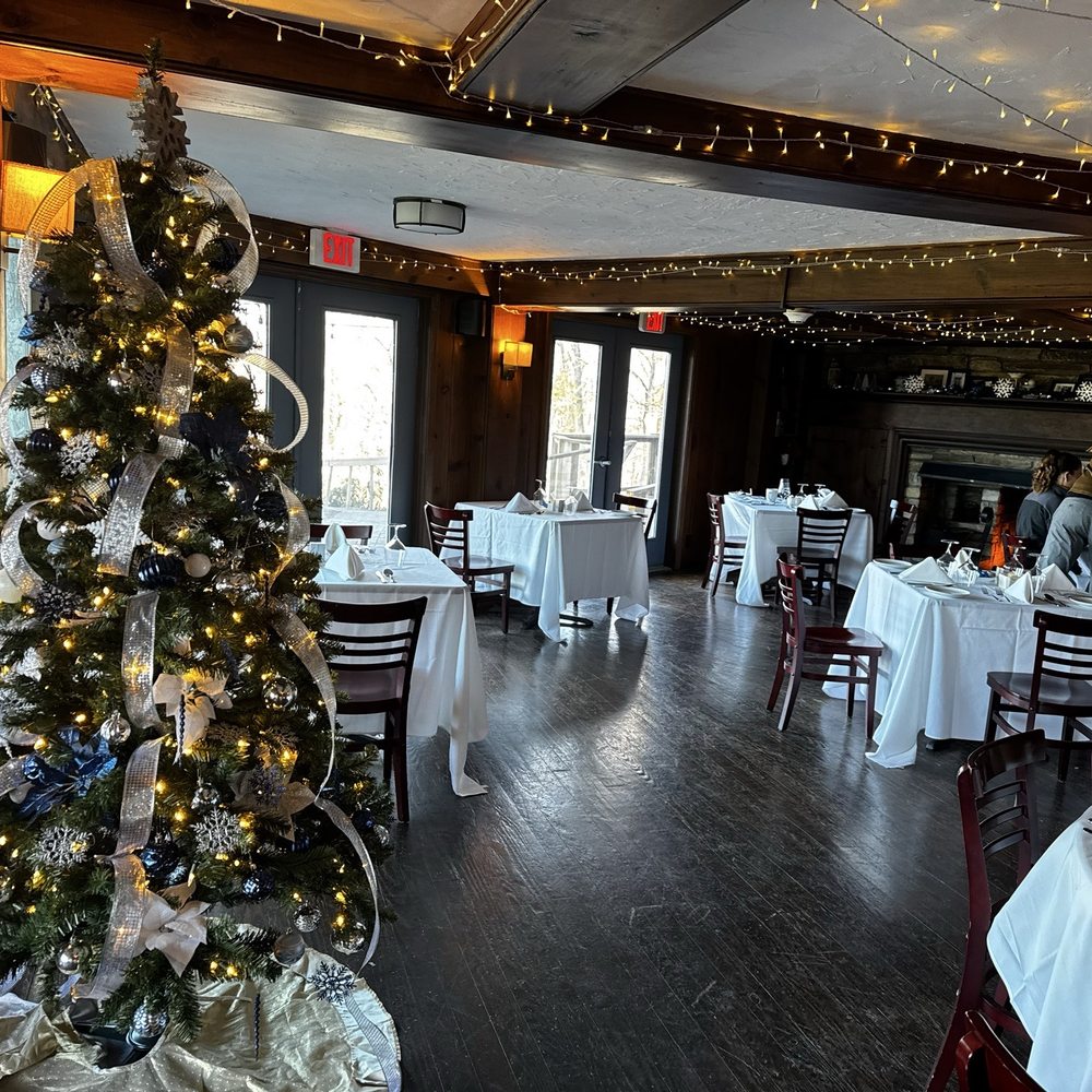 Crestwood Resort and Spa - Hotels Near Me - Boone, North Carolina