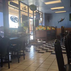 Mariscos Camaron Pela'o - Inside dinning