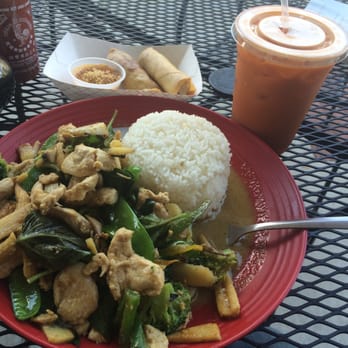 Lil Thai House - Beef spring roll and chicken green curry stir fry - Thai Near Me - Longview, Texas Lil Thai House - Beef spring roll and chicken green curry stir fry - Thai Near Me - Longview, Texas