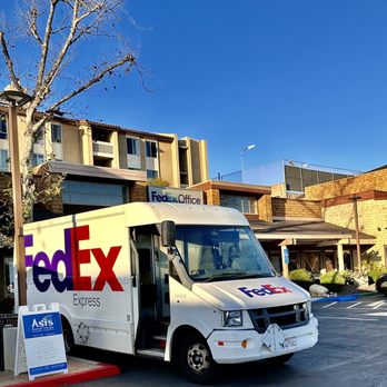 FEDEX OFFICE PRINT & SHIP CENTER - Updated September 2025