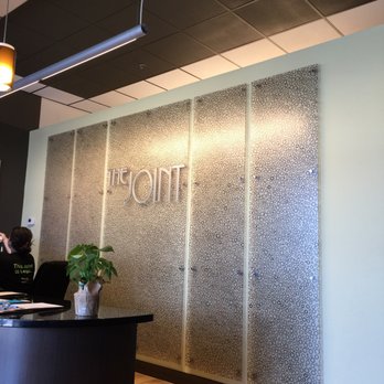 The Joint Grant & Swan - Clean and inviting environment - Chiropractors Near Me - Tucson, Arizona