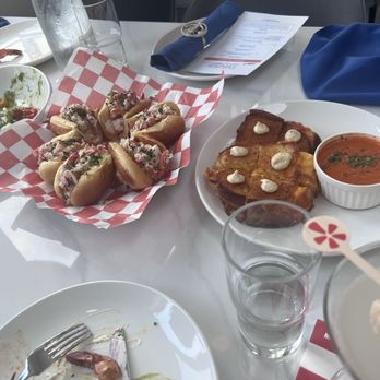 Dakota’s On The Cove - Cocktail Bars Near Me - Bronx, New York