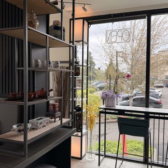 Young Tea - Interior - Bubble Tea Near Me - Bellevue, Washington