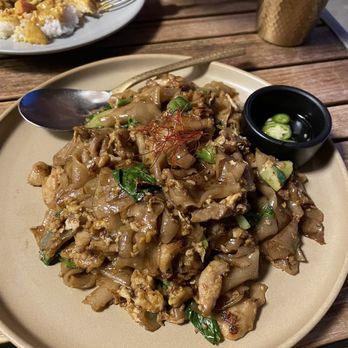 Hanuman Thai Eatery - pad see ew - Thai Near Me - Costa Mesa, California