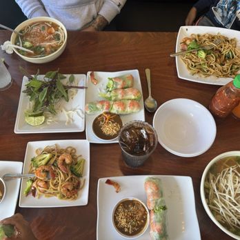 Pho Daily - Shrimp Pho, garlic chicken noodle, shrimp spring rolls - Vietnamese Near Me - Gardena, California