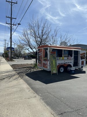 Basilios Tacos by null