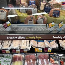 Food Lion - Grabbing deli sliced meat and cheeses