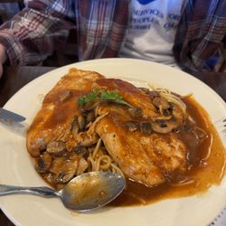 Villa Bella - Chicken marsala