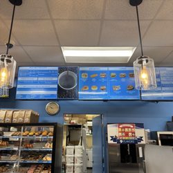 Donut n Donuts  - Inside