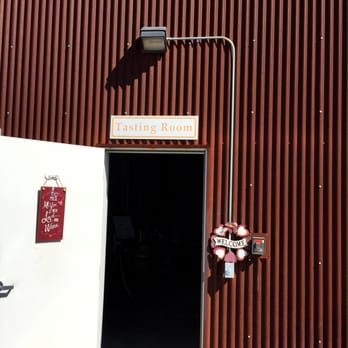 Ecluse Wines - Entrance to the tasting room - Wineries Near Me - Paso Robles, California