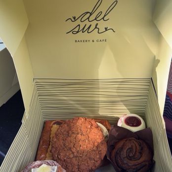 Del Sur Bakery & Cafe - Filipino Near Me - Chicago, Illinois
