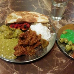 Mero-Himal - Buffet-lounas.