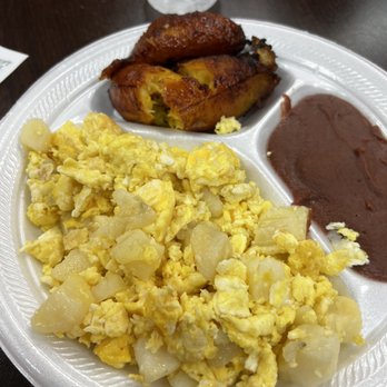 Pupusa Restaurant - Huecos con papas - Salvadoran Near Me - Houston, Texas