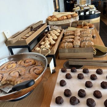 One & Only Moonlight Basin - Breakfast buffet at Wildflower - Resorts Near Me - Big Sky, Montana
