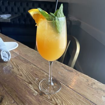 Field & Tides - Peach Bellini - Southern Near Me - Houston, Texas Field & Tides - Peach Bellini - Southern Near Me - Houston, Texas