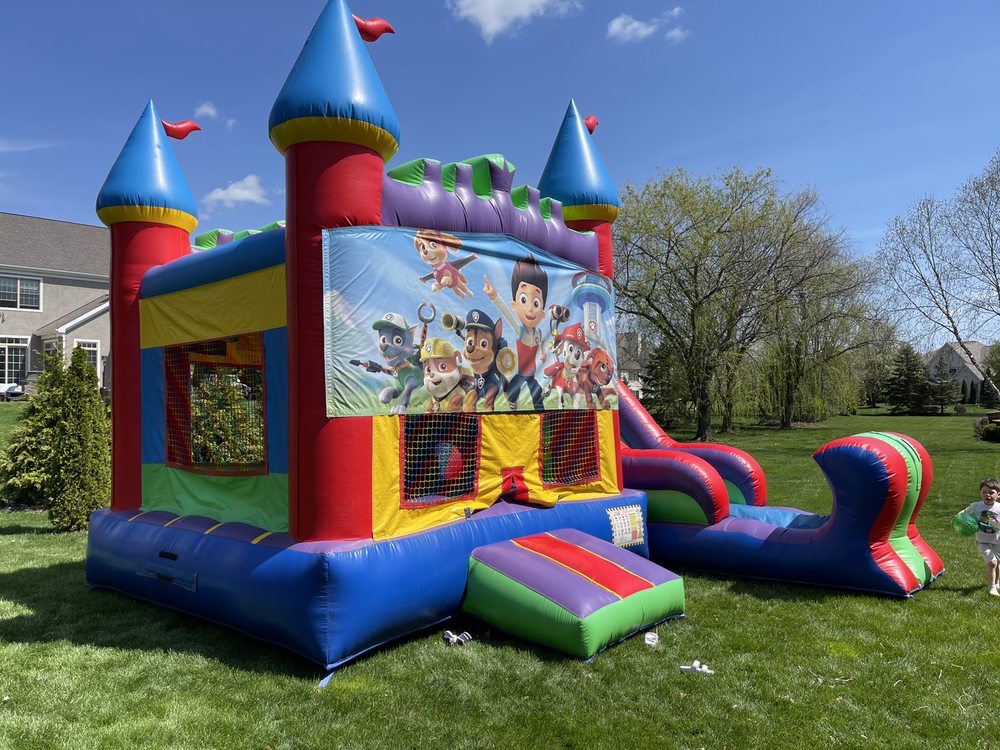 BOUNCE HOUSES ON THE CHEAP Updated September 2024 13 Photos