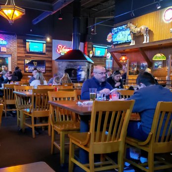 Beer Barrel Pizza and Grill - Seating Area at Beer Barrel Pizza & Grill Fallen Timbers - Pizza Near Me - Maumee, Ohio Beer Barrel Pizza and Grill - Seating Area at Beer Barrel Pizza & Grill Fallen Timbers - Pizza Near Me - Maumee, Ohio